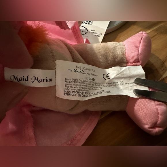 Disney Robbin Hood Maid Marian Mini Bean Bag | 8”| NWT| RETIRED - Picture 8 of 9